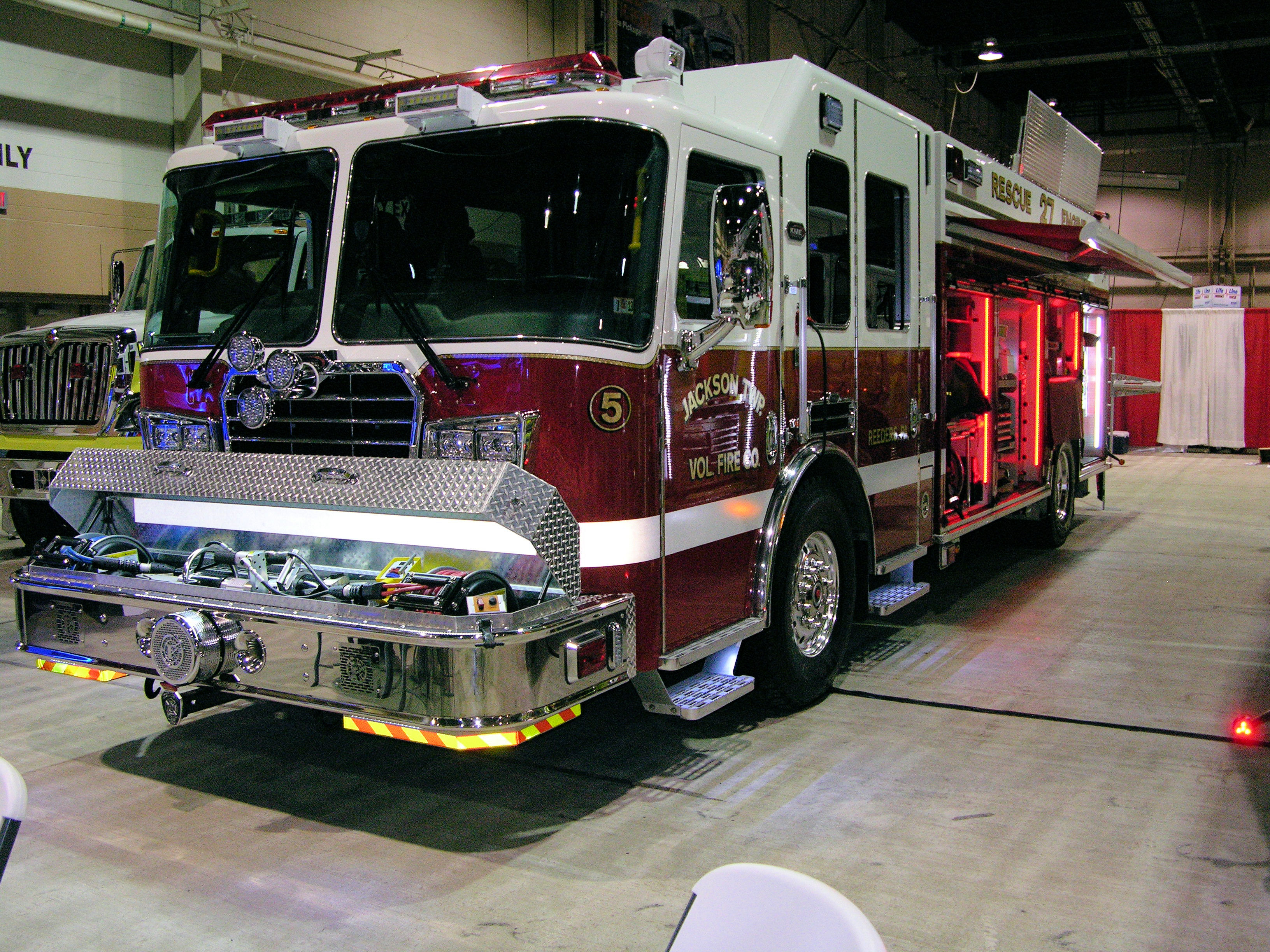 Jackson Township VFC, PA KME Rear Mount Pumper / Walk-Around Rescue